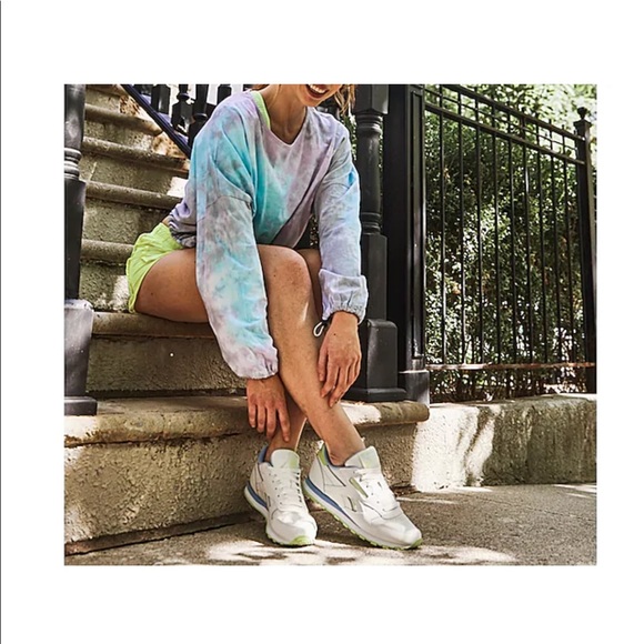 Classic Women’s Reebok’s - Picture 4 of 5